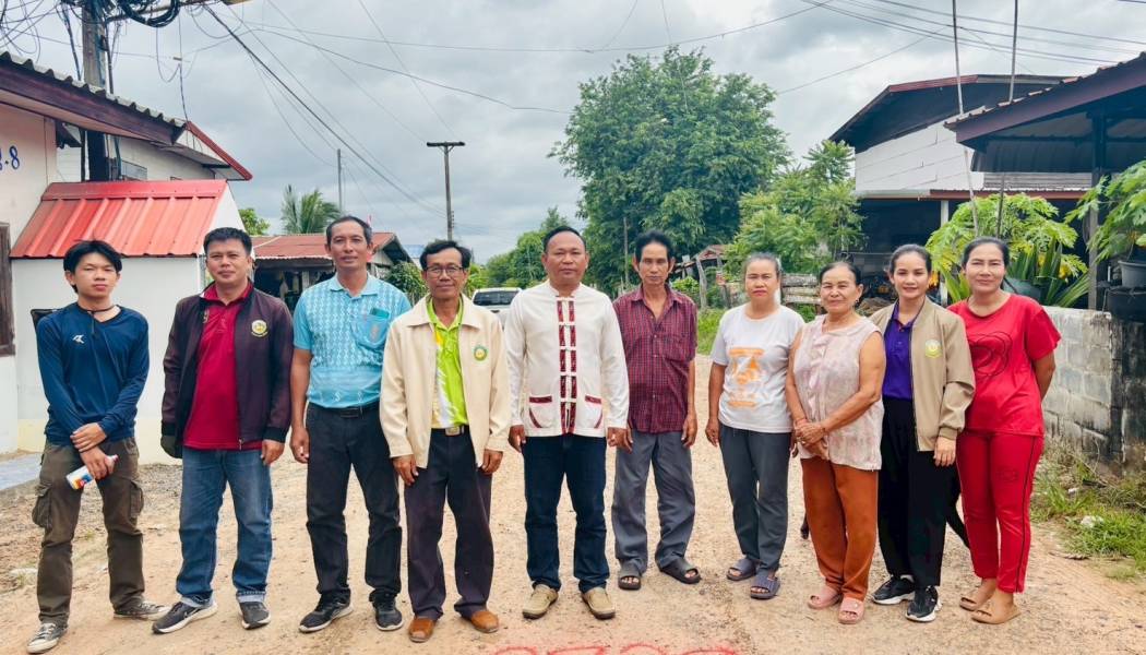 ออกสำรวจความถูกต้องก่อนดำเนินการจัดซื้อจัดจ้างเสริมผิวแอสฟัลท์ติกคอนกรีต เส้นทางสายบ้านดงใหม่ถึงเขตติดต่อ อำเภอ พุทไธสง