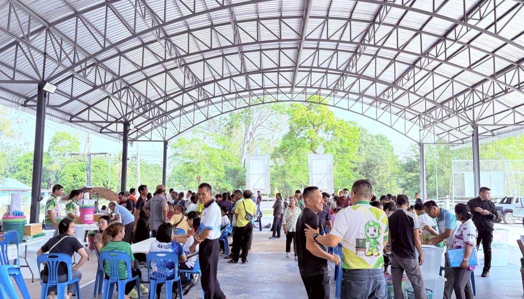 ศูนย์ประสานงานการเลือกตั้งประจำเทศบาลตำบลแวงดงได้ส่งมอบบัตรเลือกตั้ง หีบบัตรเลือกตั้ง แบบพิมพ์และเอกสาร ตลอดจนวัสดุอุปกรณ์ประจำหน่วยเลือกตั้งในการเลือกตั้งสมาชิกสภาเทศบาลตำบลแวงดงและนายกเทศมนตรีตำบลแวงดง เขตที่ 1 และเขตที่ 2